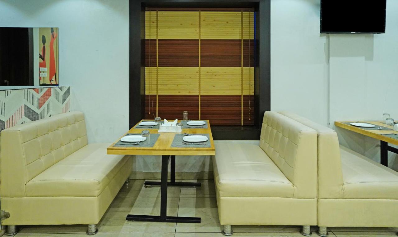 Treebo Lazystay Grand Patia Bhubaneswar Buitenkant foto